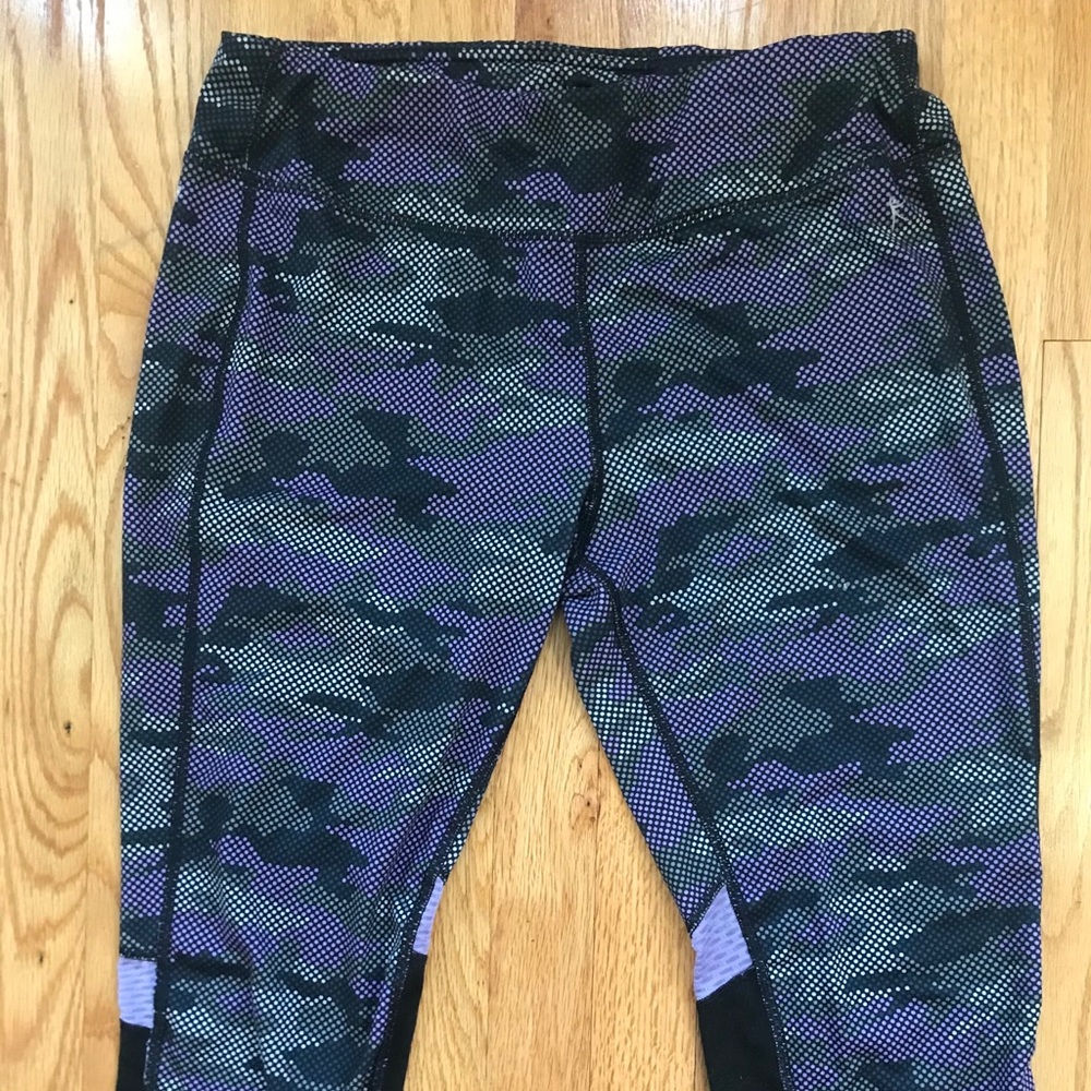 Camo capri workout leggings!